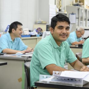 スタッフインタビュー